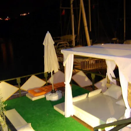Nuri's Hotel