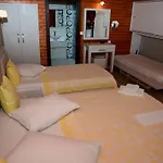 Hotel Nuri's *