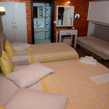 Hotel Nuri's *