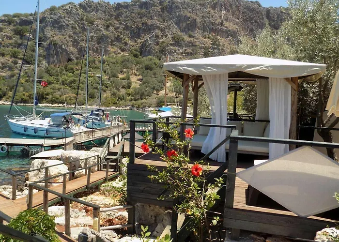 Nuri's Hotel Bayindir (Izmir)